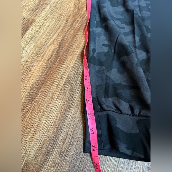 CRZ YOGA Black Camo Women's Joggers size M (8/10) - Picture 2 of 7
